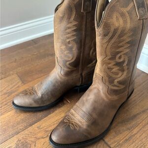 Stylish Tan Leather Western Boots